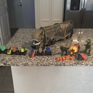 Dinosaur Skeleton Train Set with Figures